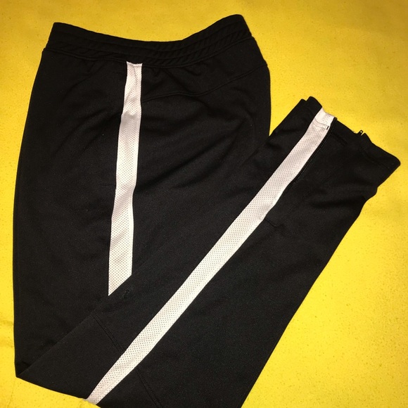 Under Armour Other - 👟 Under Armour Joggers size Large Black w/white👟